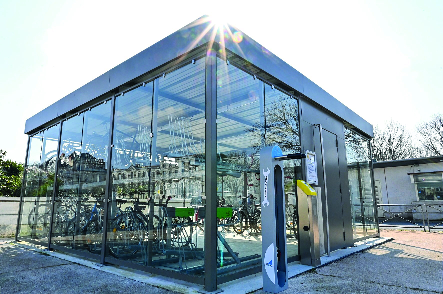 ALTAO® Spacio — velostazione chiusa in vetro